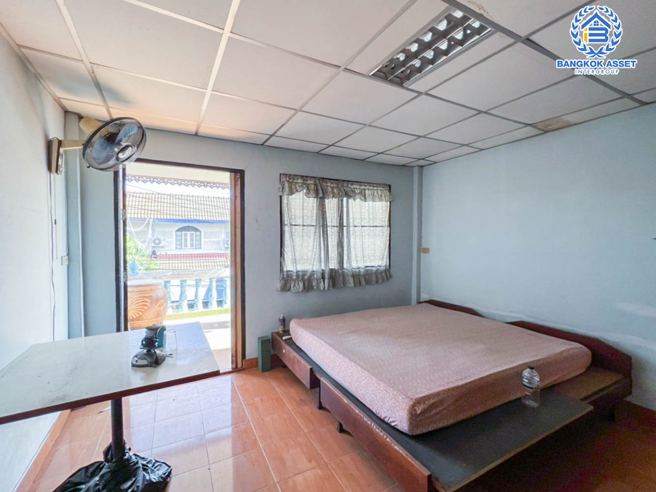 *****ทาวน์เฮ้าส์มือสอง ม.บัวทอง1 กาญจนาภิเษก เนื้อที่ 16 ตร.ว. ฟังก์ชัน 2 ห้องนอน 2 ห้องน้ำ บ้านพร้อมเข้าอยู่ บนทำเลศักยภาพ ทำเลทอง!! เดินสะดวก เชื่อมต่อถนนหลายเส้นทาง ใกล้รถไฟฟ้าสายสีม่วง "สถานีคลองบางไผ่" ราคาสุดคุ้ม ห้ามพลาด!